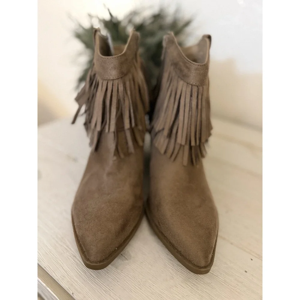 NEW Indigo Rd. Fringe Ankle Boots Axwell Sz 7 Brown Sueded Western Boho Cowgirl